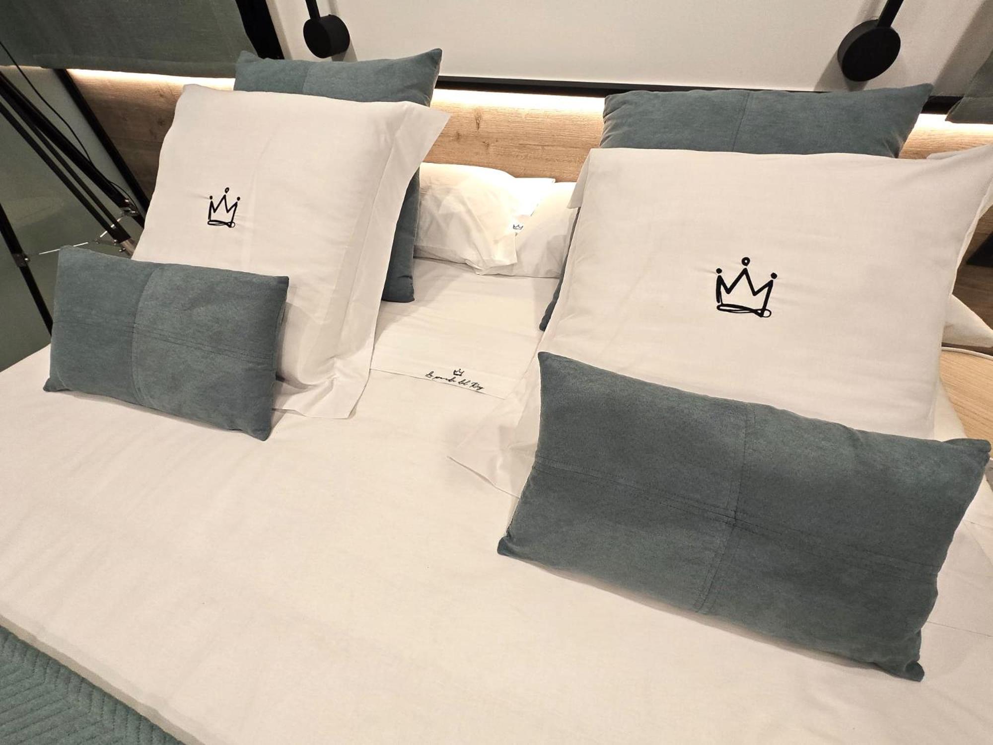 La Parada Del Rey - Luxury Suites Plasencia Kültér fotó