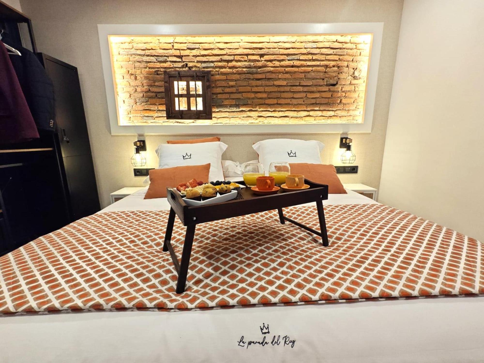 La Parada Del Rey - Luxury Suites Plasencia Kültér fotó